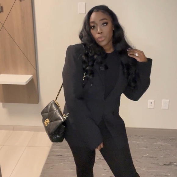 Authentic Medium Chanel 19 lambskin handbag with silver and gold hardware - Picture 12 of 14